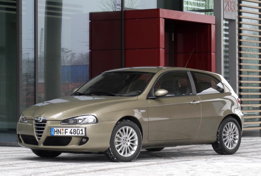  Alfa Romeo 147 3-Door (937A) 2004 года  (фото 33 из 48)